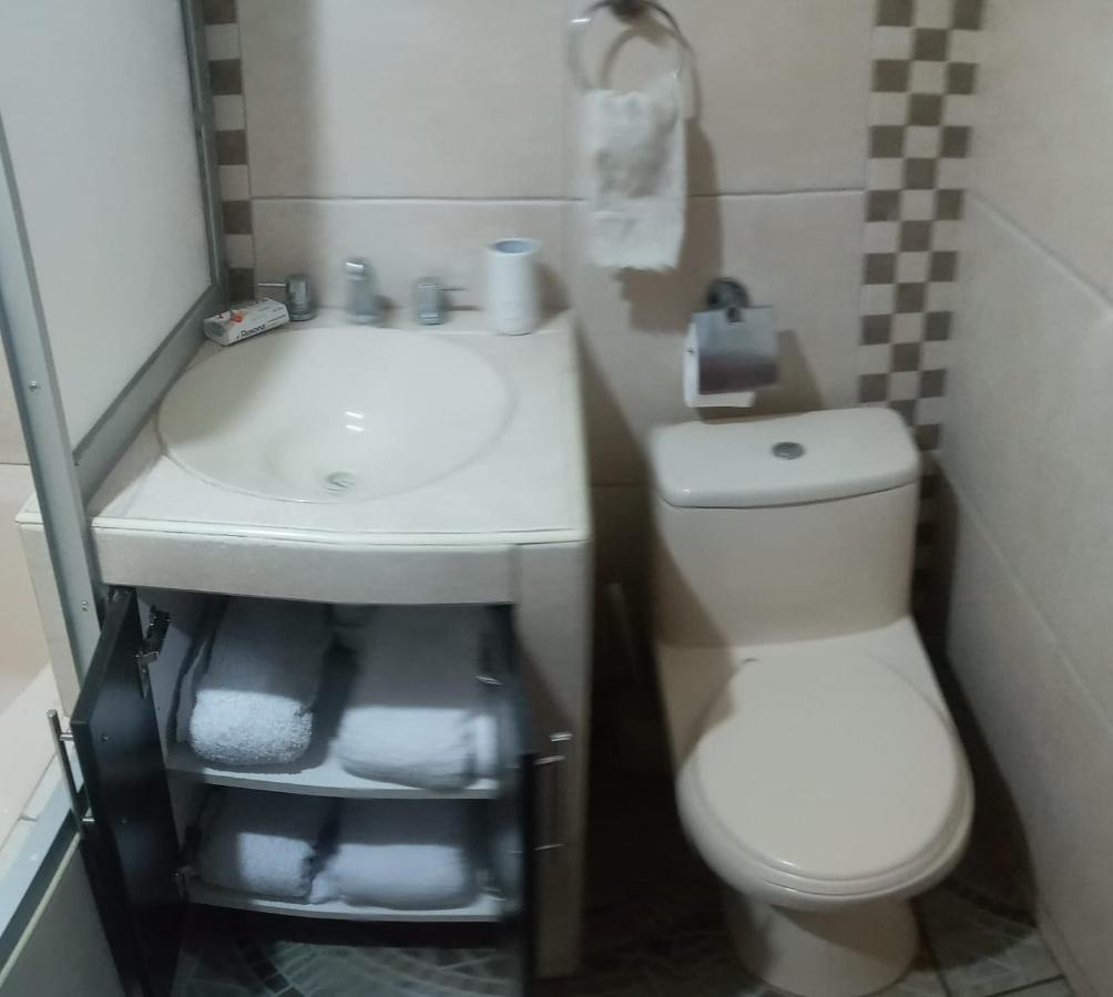 A Un Minuto Del Aeropuerto Sientase Como En Casa Cusco Exterior foto